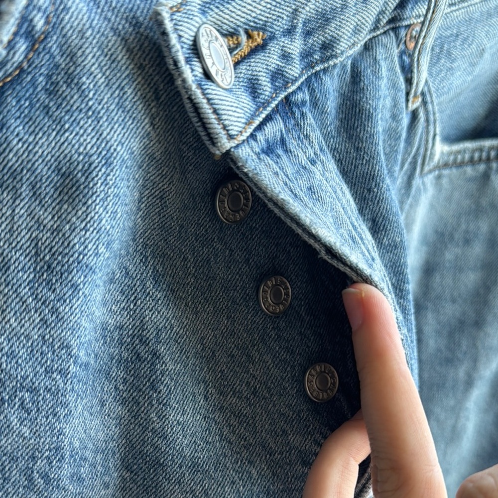 Agolde Criss Cross Jeans in Eternal Wash! 💙 - Picture 4 of 6